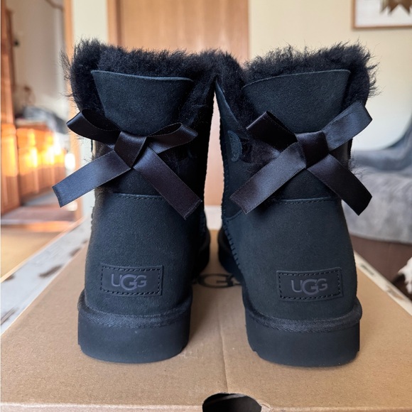 ugg mini bailey bow ii black uggs size